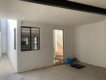 Casa en Venta en Morales Campestre Recién Remodelada con pisos nuevos y 2 calles del Club Campestre.