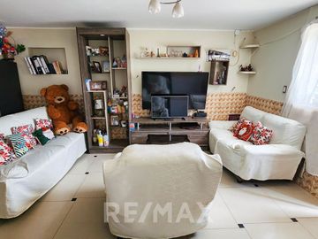 Venta De Bonita Casa En Vmt