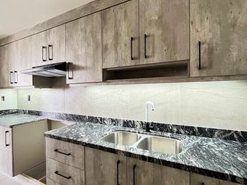 PENTHOUSE CENTRICO EN COLONIA ALAMITOS CERCA DE AV MERIANO JIMENEZ