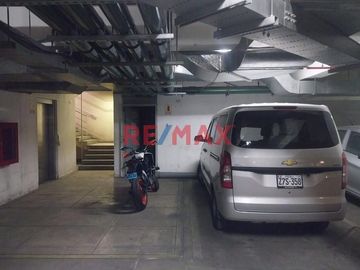 Alquilo Dpto En Condominio Ciudad Nueva - Frente A Tottus (Opcion Estacionamiento)