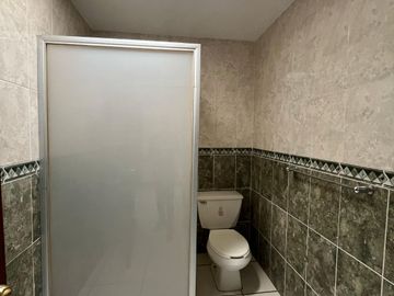 En Esquina con Terreno de 300m2 Haciendas del Campestre
