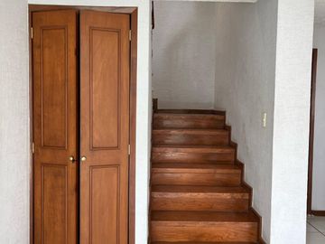 En Esquina con Terreno de 300m2 Haciendas del Campestre