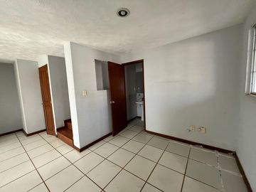 En Esquina con Terreno de 300m2 Haciendas del Campestre