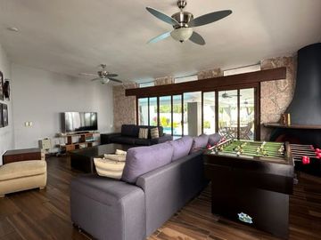 CASA EN ZONA DORADA DE CUERNAVACA, COLONIA DELICIAS.