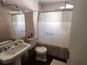🏡 Casa en Venta en Calle Lenka Franulic, Macul – Excelente Ubicación y Gran Potencial 🏡