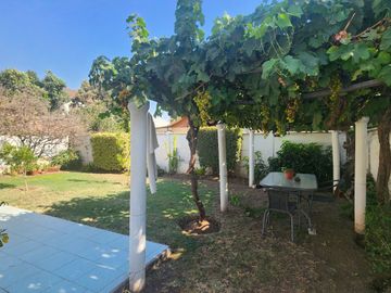 🏡 Casa en Venta en Calle Lenka Franulic, Macul – Excelente Ubicación y Gran Potencial 🏡