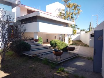 CASA EN VENTA BUGAMBILIAS 1 SECCION (GM)