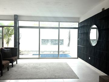 SE VENDE HERMOSA CASA CON ALBERCA EN AQUA RESIDENCIAL EN UNOS DE LOS RESIDENCIALES MAS EXCLUSIVOS DE CANCUN