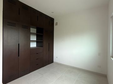 SE VENDE HERMOSA CASA CON ALBERCA EN AQUA RESIDENCIAL EN UNOS DE LOS RESIDENCIALES MAS EXCLUSIVOS DE CANCUN