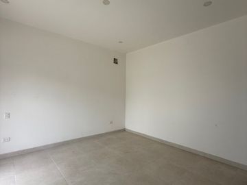 SE VENDE HERMOSA CASA CON ALBERCA EN AQUA RESIDENCIAL EN UNOS DE LOS RESIDENCIALES MAS EXCLUSIVOS DE CANCUN