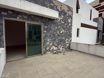 SE VENDE HERMOSA CASA CON ALBERCA EN AQUA RESIDENCIAL EN UNOS DE LOS RESIDENCIALES MAS EXCLUSIVOS DE CANCUN