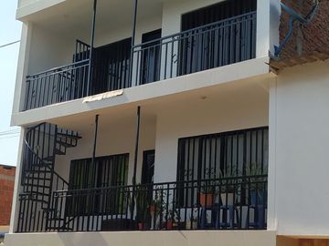 VENTA CASA TRIFAMILIAR BARRIO MARROQUIN 2