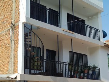 VENTA CASA TRIFAMILIAR BARRIO MARROQUIN 2