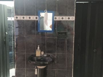 VENTA CASA TRIFAMILIAR BARRIO MARROQUIN 2