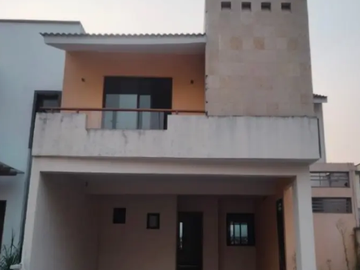 CASA EN VENTA EN RESIDENCIAL FINCA REAL, VERACRUZ