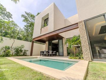 EXCLUSIVA RESIDENCIA MODELO ARENAS UBICADA EN VALENIA RESIDENCIAL