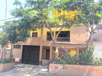 Amplia Casa En Venta – Independencia