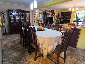 Amplia Casa En Venta – Independencia