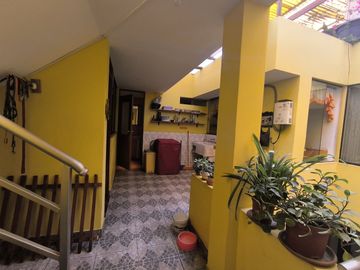 Amplia Casa En Venta – Independencia