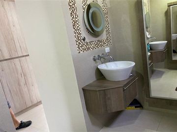 Casa Independiente Con Piscina De Venta Portoviejo Y/T