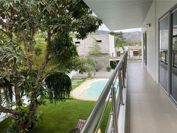 Casa Independiente Con Piscina De Venta Portoviejo Y/T