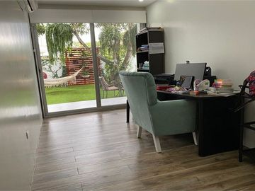 Casa Independiente Con Piscina De Venta Portoviejo Y/T