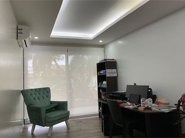 Casa Independiente Con Piscina De Venta Portoviejo Y/T