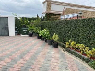 Casa Independiente Con Piscina De Venta Portoviejo Y/T