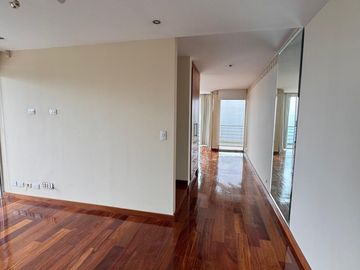 DEPARTAMENTO DE VENTA EN MONTESERRIN