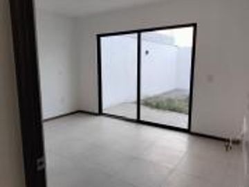 Casa Nueva en Venta en Lomas de Juriquilla 4 rec c/u con baño