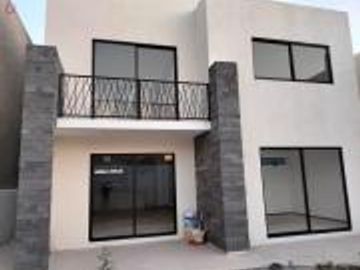 Casa Nueva en Venta en Lomas de Juriquilla 4 rec c/u con baño