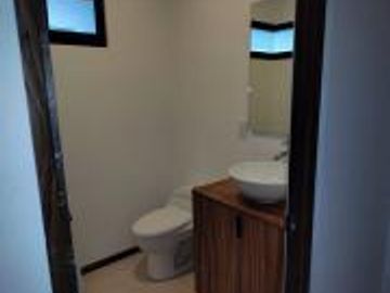 Casa Nueva en Venta en Lomas de Juriquilla 4 rec c/u con baño