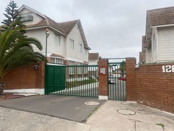 Casa en Pintor Mister Rou - Barrio San Joaquin, La Serena