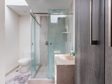 Venta Residencia en Cerrada Lomas de Tecamachalco, Edo. de México