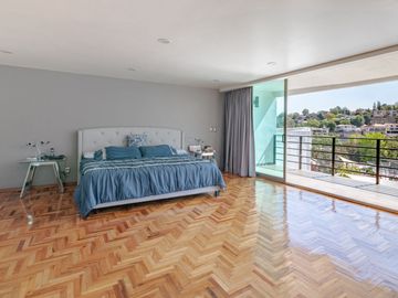 Venta Residencia en Cerrada Lomas de Tecamachalco, Edo. de México