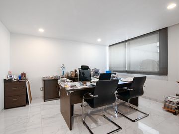 Venta Residencia en Cerrada Lomas de Tecamachalco, Edo. de México