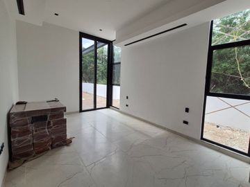 Casa con alberca privada y vista al campo de golf, en venta, Zona Norte, Merida