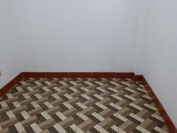 VENTA DE CASA DE 3 PISOS EN SAN JUAN DE LURIGANCHO