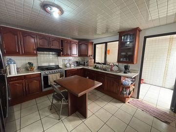 Casa en VENTA , Privada sobre Paseo Colón | TOLUCA.