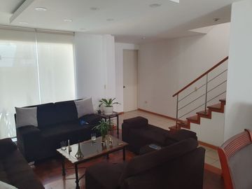vendo linda casa en quinta privada  parte baja de cayma $ 230,000 negociable