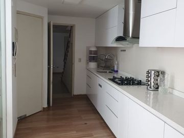 vendo linda casa en quinta privada  parte baja de cayma $ 230,000 negociable