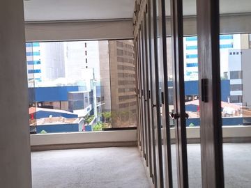 SE VENDE DEPARTAMENTO FRENTE A LARCOMAR MIRAFLORES