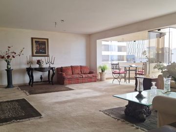 SE VENDE DEPARTAMENTO FRENTE A LARCOMAR MIRAFLORES