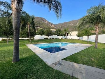 Casa Venta en Carretera Nacional, zona el uro