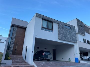 Casa Venta en Carretera Nacional, zona el uro
