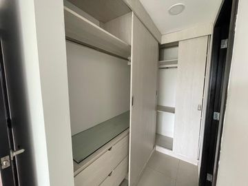 En venta departamento de dos dormitorios en Urb.La Vista Towers.(JP)