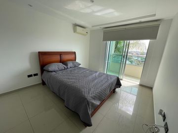 En venta departamento de dos dormitorios en Urb.La Vista Towers.(JP)