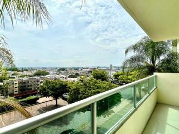 En venta departamento de dos dormitorios en Urb.La Vista Towers.(JP)