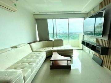 En venta departamento de dos dormitorios en Urb.La Vista Towers.(JP)
