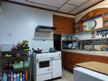 4-STOREY TOWNHOUSE FOR SALE IN SAN JUAN CITY
